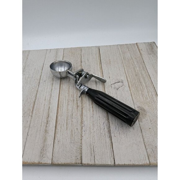Vintage Benedict Deluxe Indestructo Size 24 Black Handle Ice Cream Scoop 2" - Picture 1 of 8
